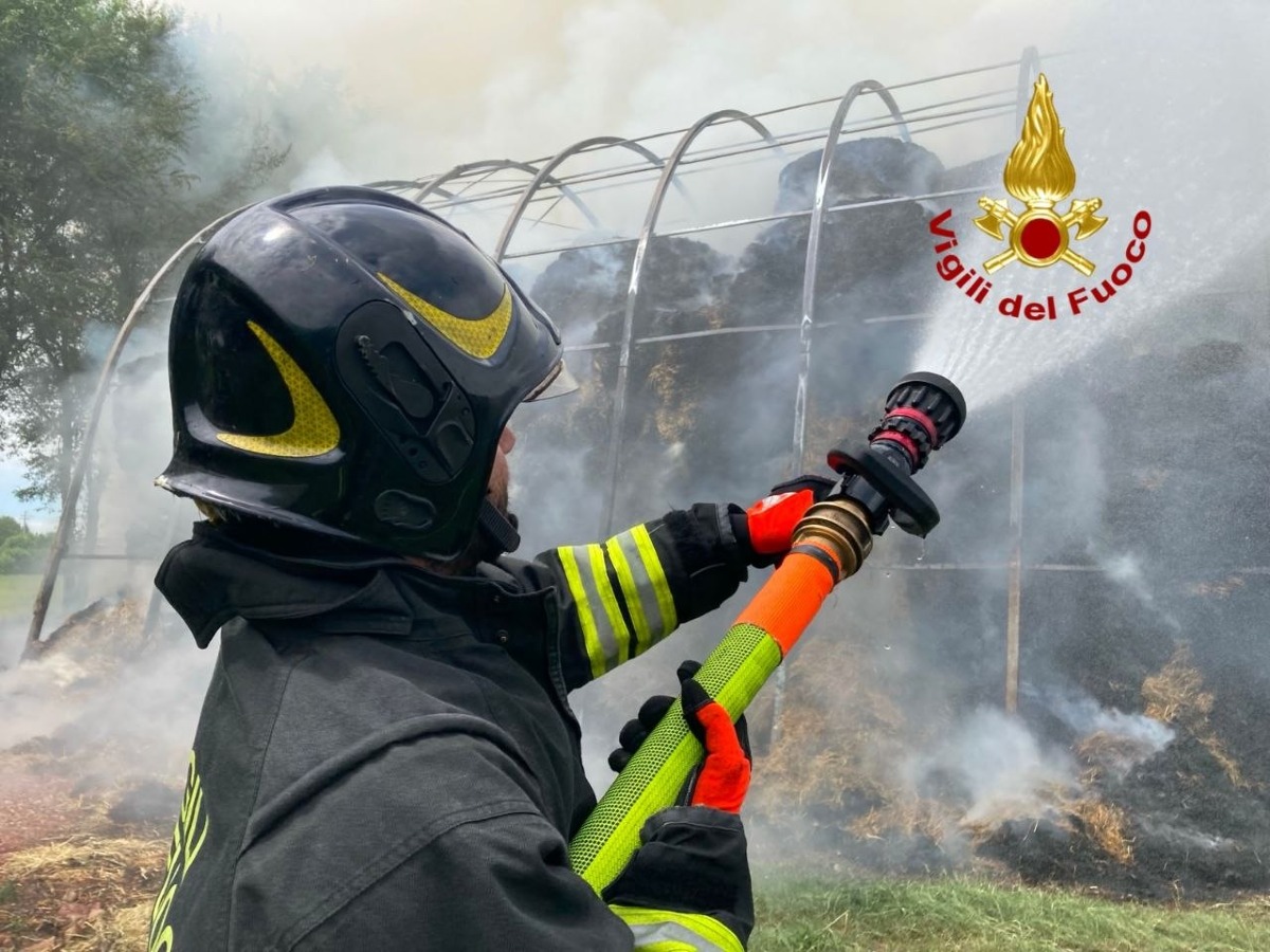 Incendio fienile a San Pietro in Gu 