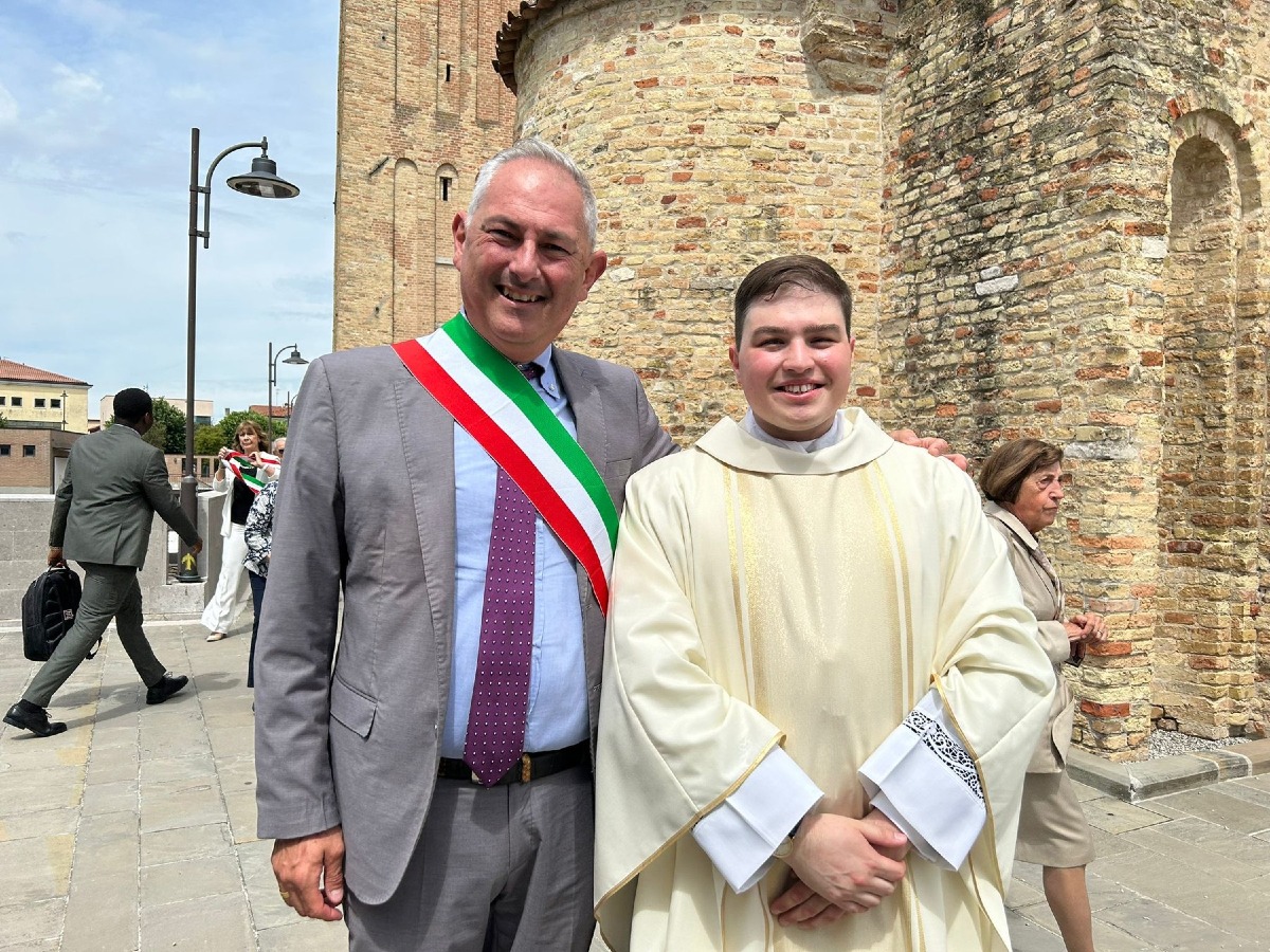 Pordenone, don Michael Rossit ordinato sacerdote: domenica la prima messa in Duomo