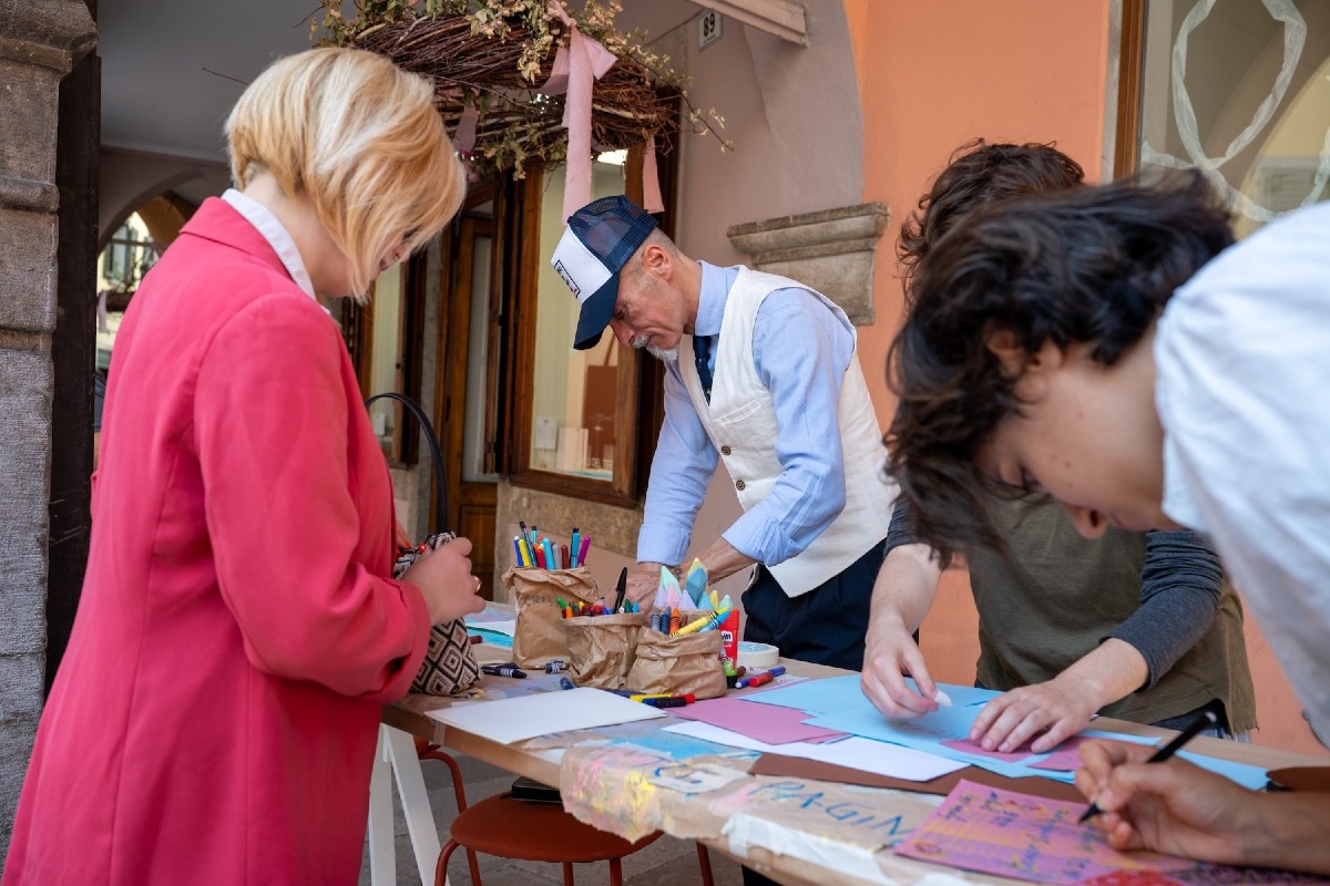Gorizia, a The Circle il taccuino collettivo “Ligà” resta visitabile fino a fine giugno