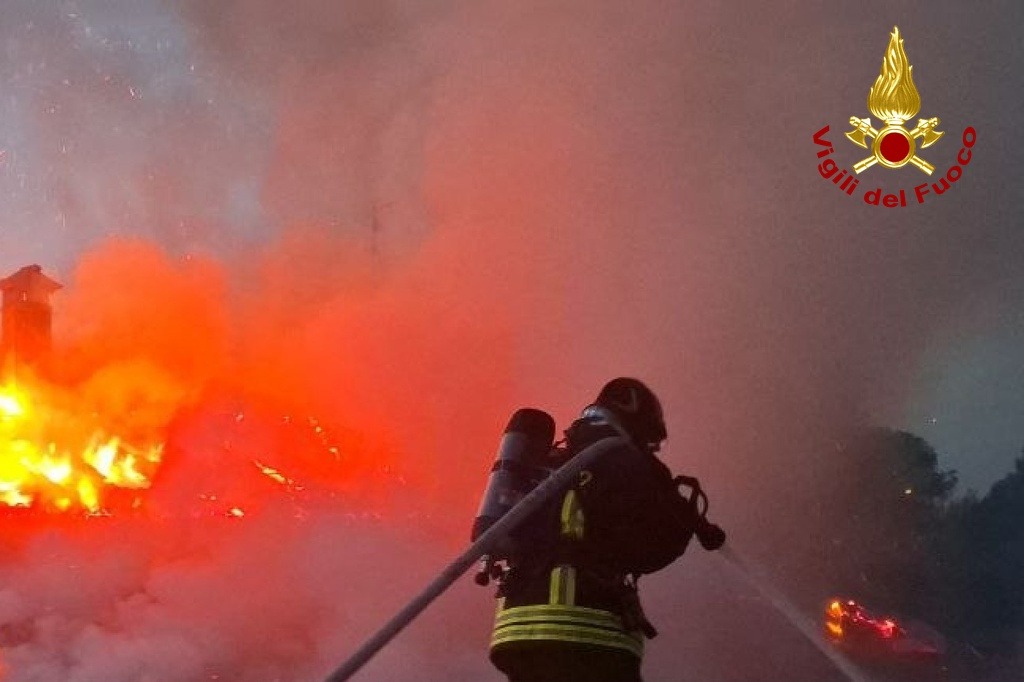 INCENDIO AVIANO