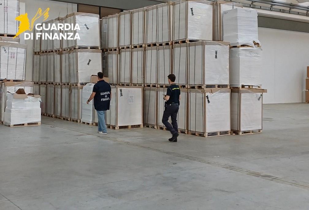 INDIVIDUATO A SPILIMBERGO UN OPIFICIO DEDITO ALLA FABBRICAZIONE CLANDESTINA DI SIGARETTE