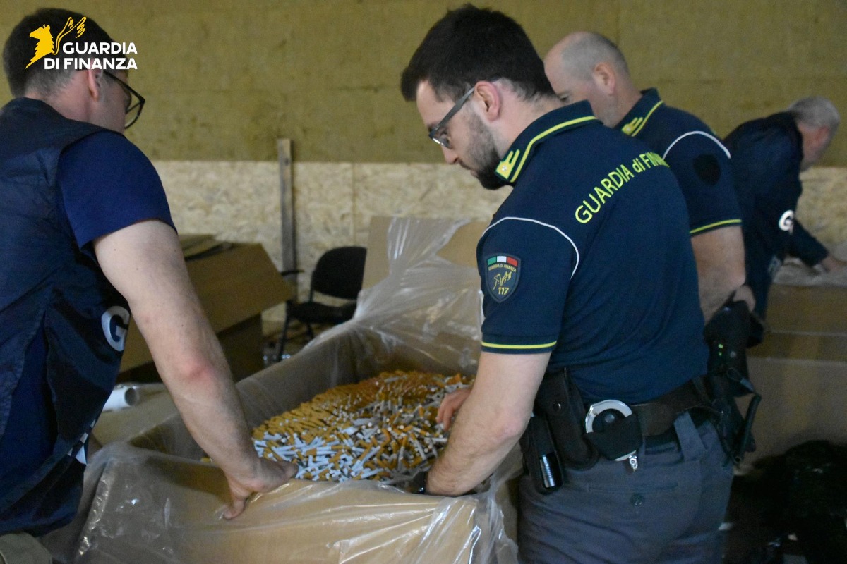INDIVIDUATO A SPILIMBERGO UN OPIFICIO DEDITO ALLA FABBRICAZIONE CLANDESTINA DI SIGARETTE
