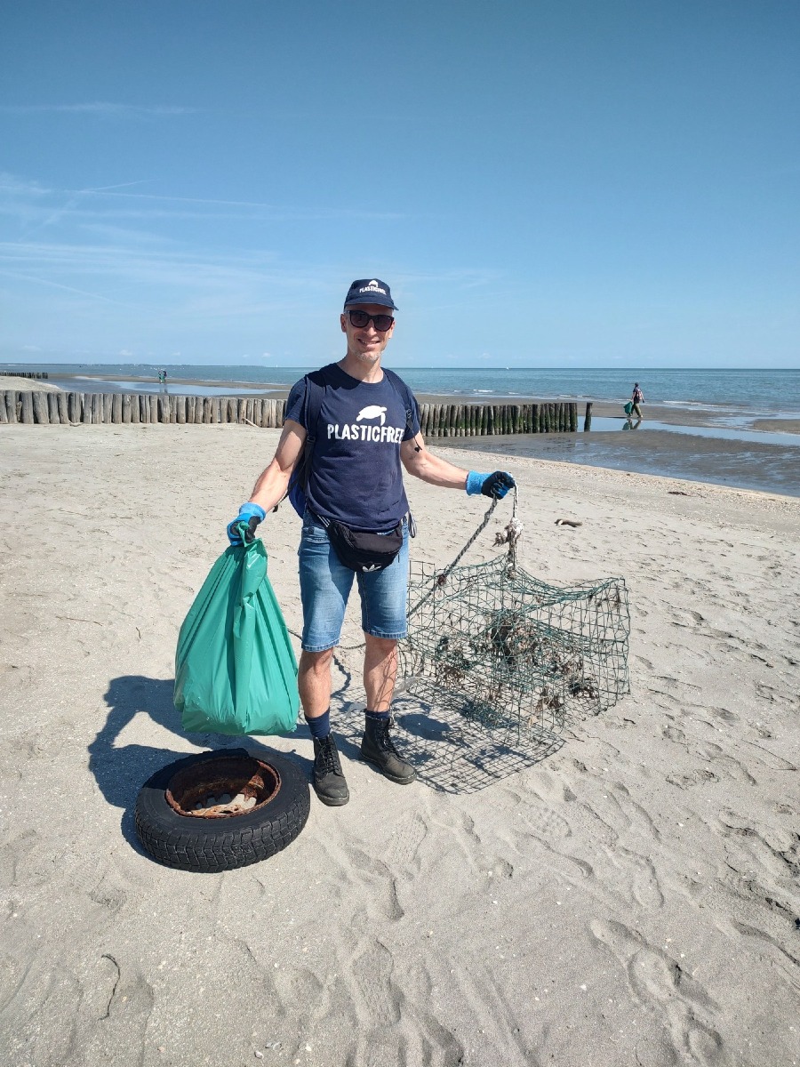 Boccasette, raccolta di rifiuti in spiaggia: oltre 60 volontari e una tonnellata