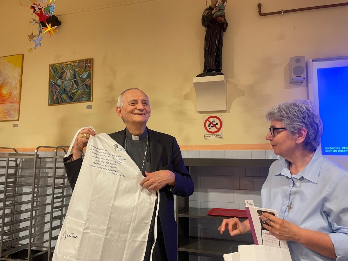 Padova, il cardinale Zuppi in visita alle Cucine economiche popolari