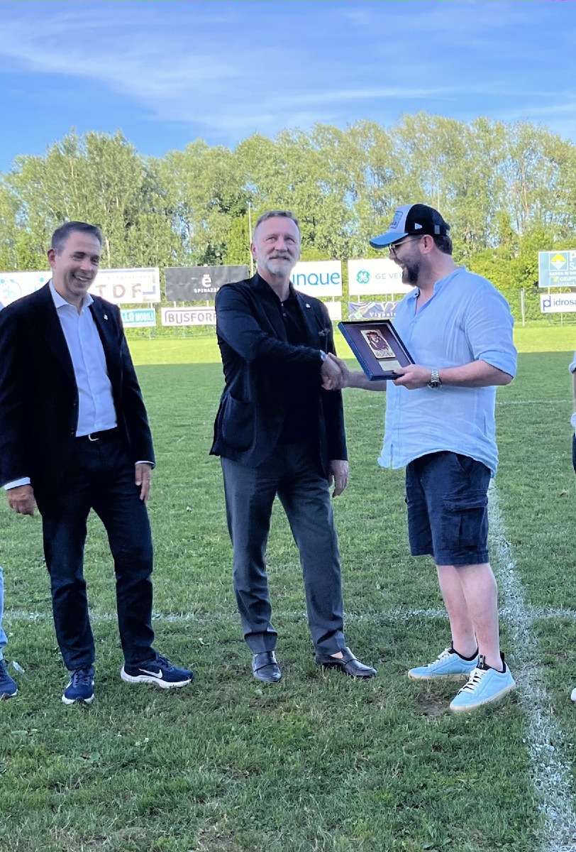 Rugby San Donà festeggia la Serie A: premio a Falcier durante le finali regionali