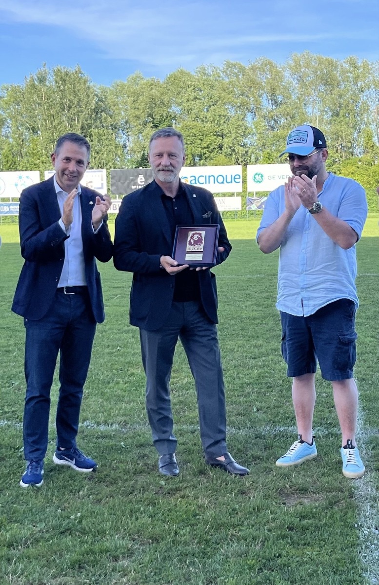 Rugby San Donà festeggia la Serie A: premio a Falcier durante le finali regionali