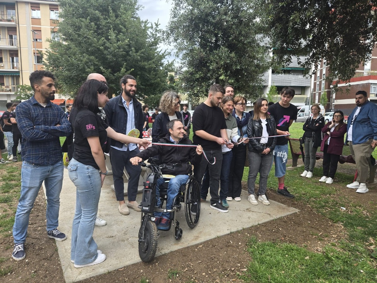 Udine, nuovo tavolo da ping pong al parco Martiri delle Foibe firmato dagli studenti