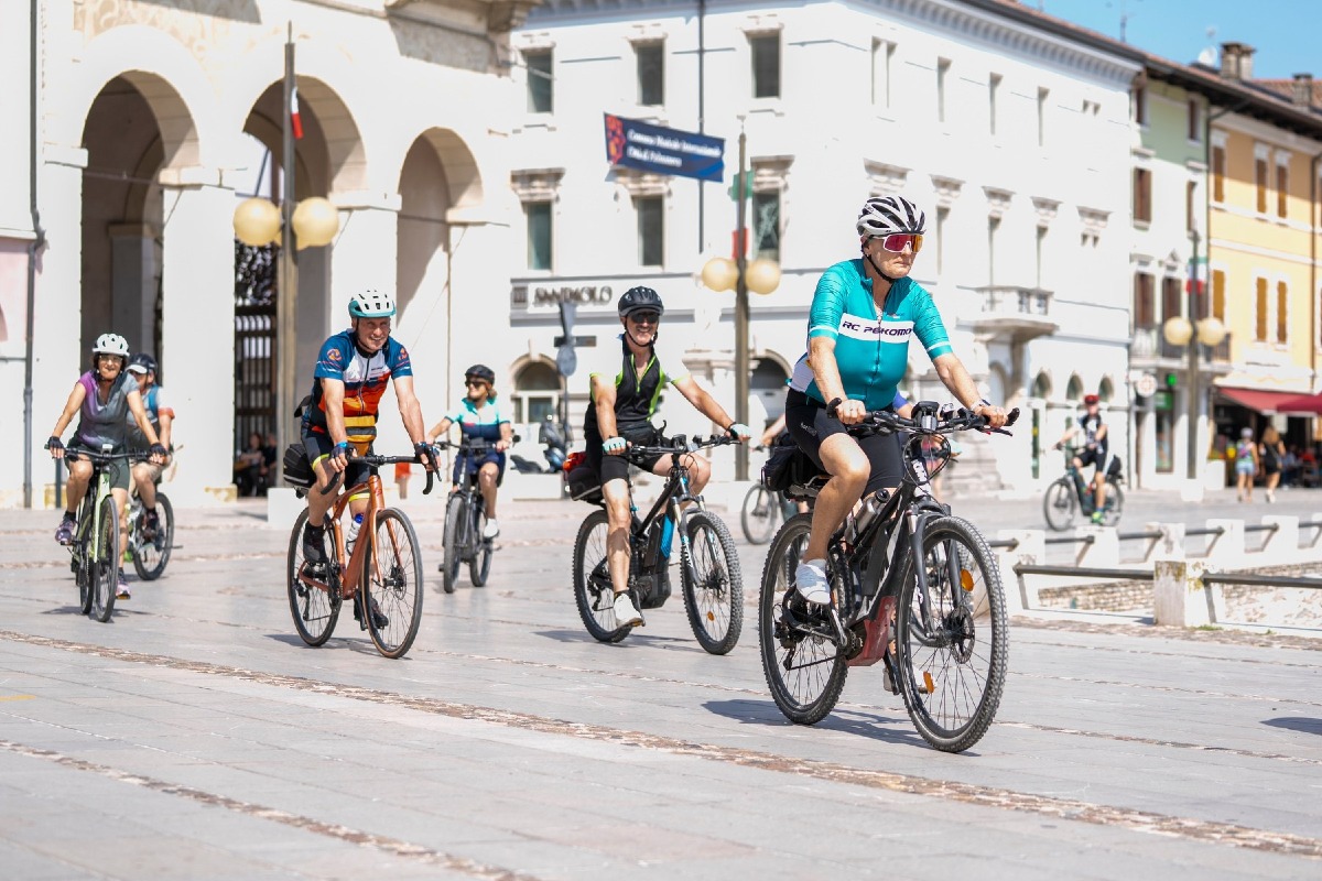 Cinebike arriva a Palmanova: tre giorni dal 12 al 14 giugno tra cinema in piazza e tour