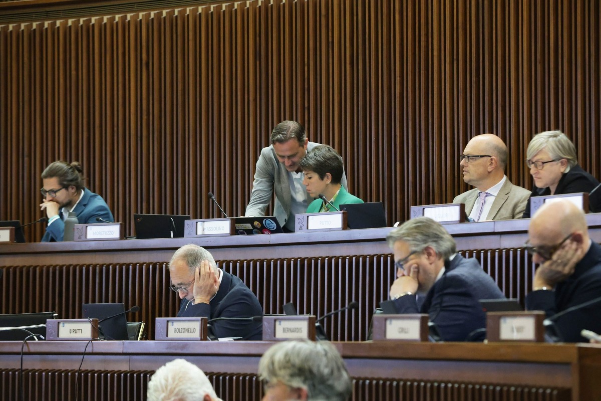 Trieste, il Consiglio regionale boccia il referendum sulle Province: 24 no e 18 sì