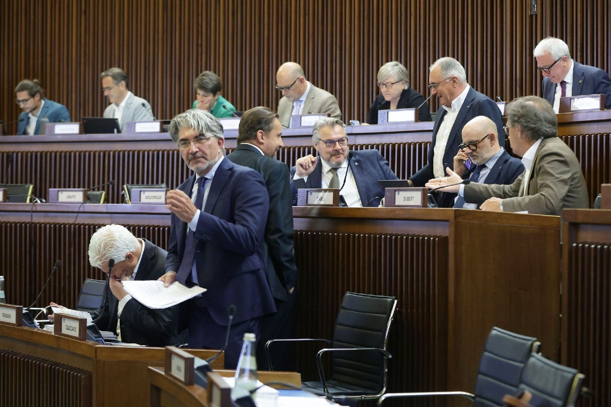 Trieste, il Consiglio regionale boccia il referendum sulle Province: 24 no e 18 sì