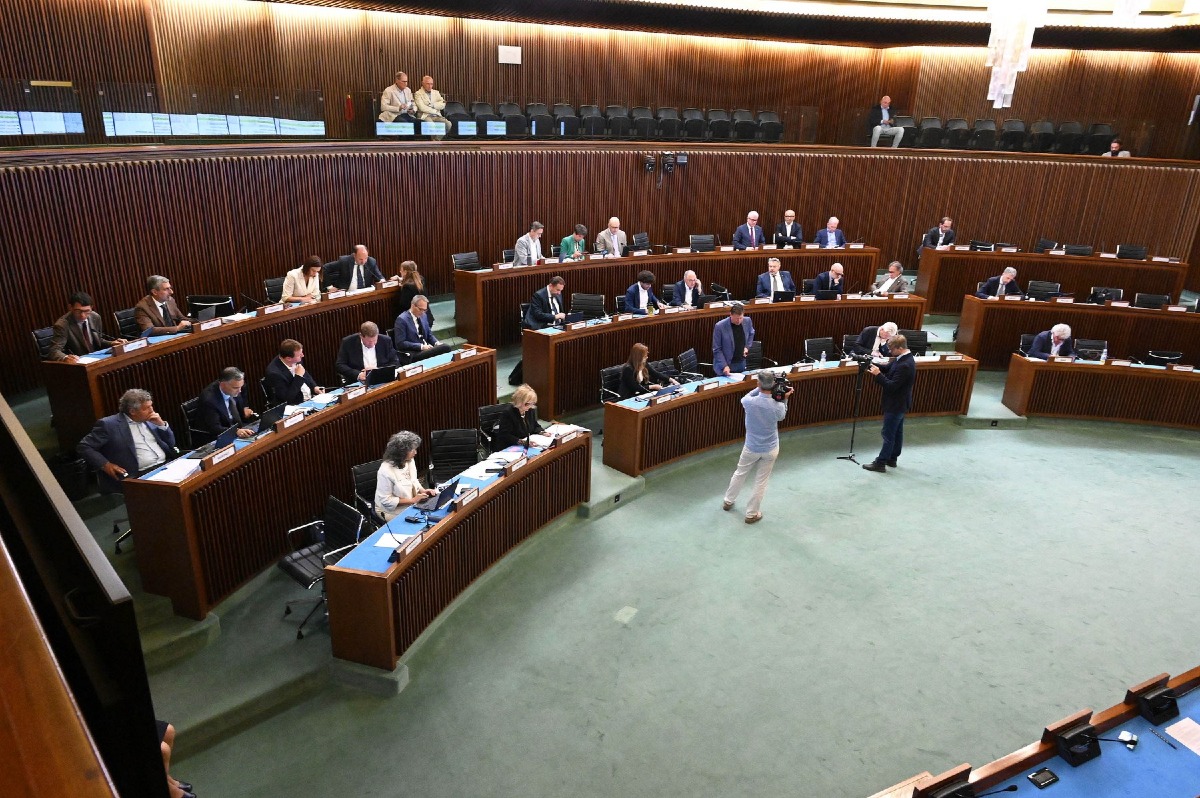 Trieste, il Consiglio regionale approva 240mila euro per vigilanza e portierato