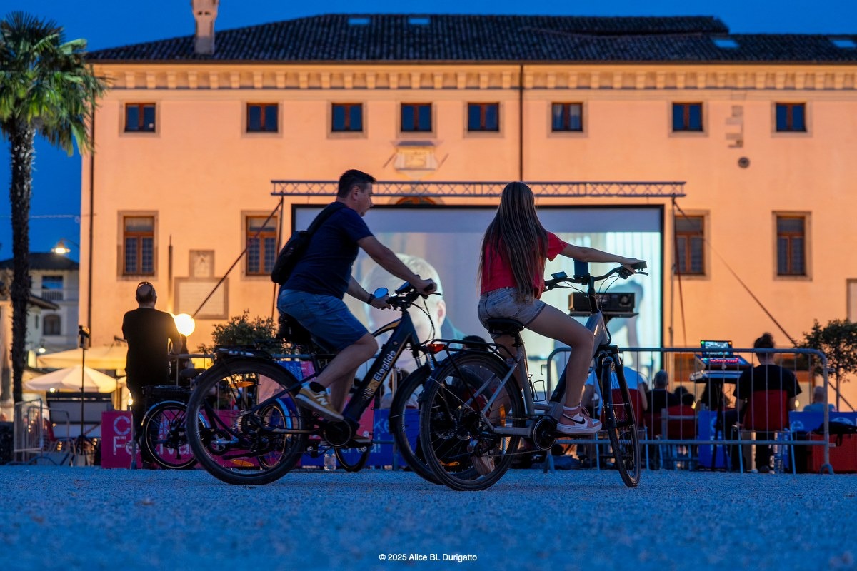 Palmanova, Cinebike dal 14 al 16 giugno: Laura Samani, 7 corti finalisti e circo in