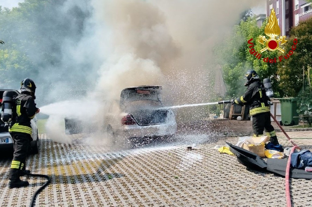PORDENONE (PN) - INCENDIO AUTOVETTURA 