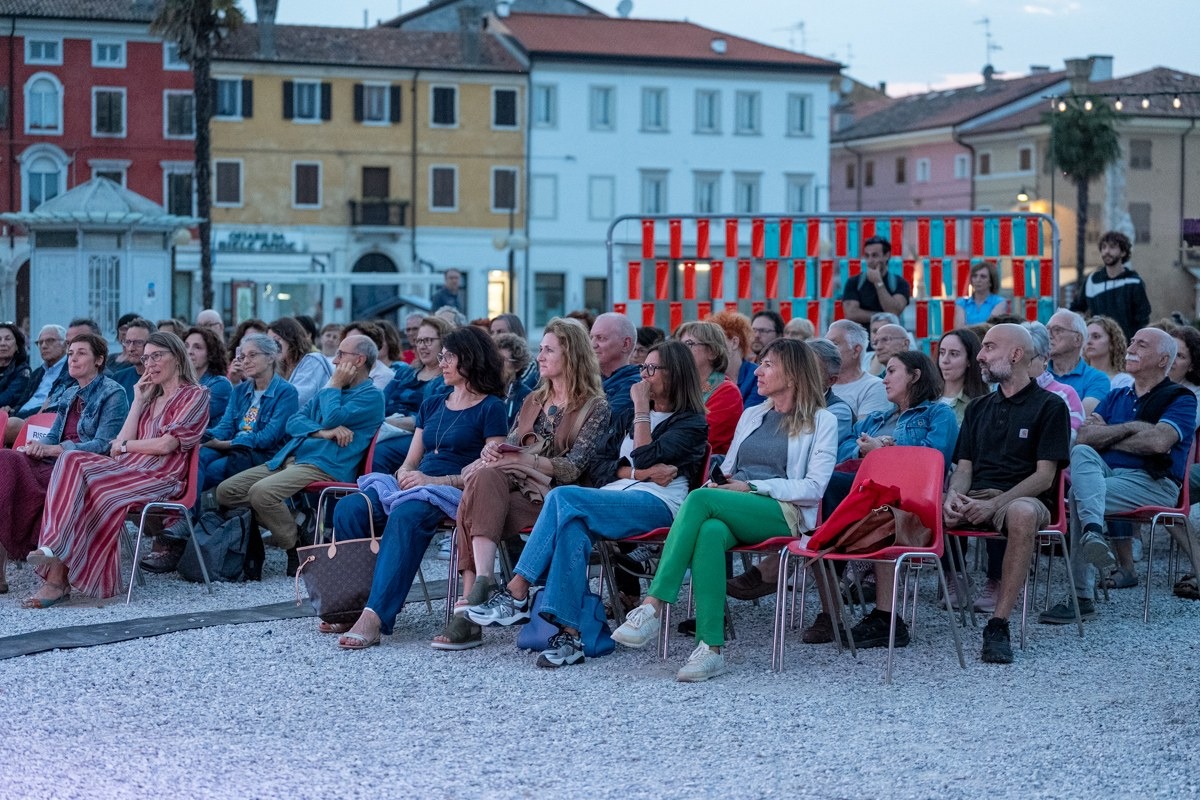 Cinebike chiude a Palmanova il 16 giugno 2026: laboratorio per ragazzi e circo in Piazza