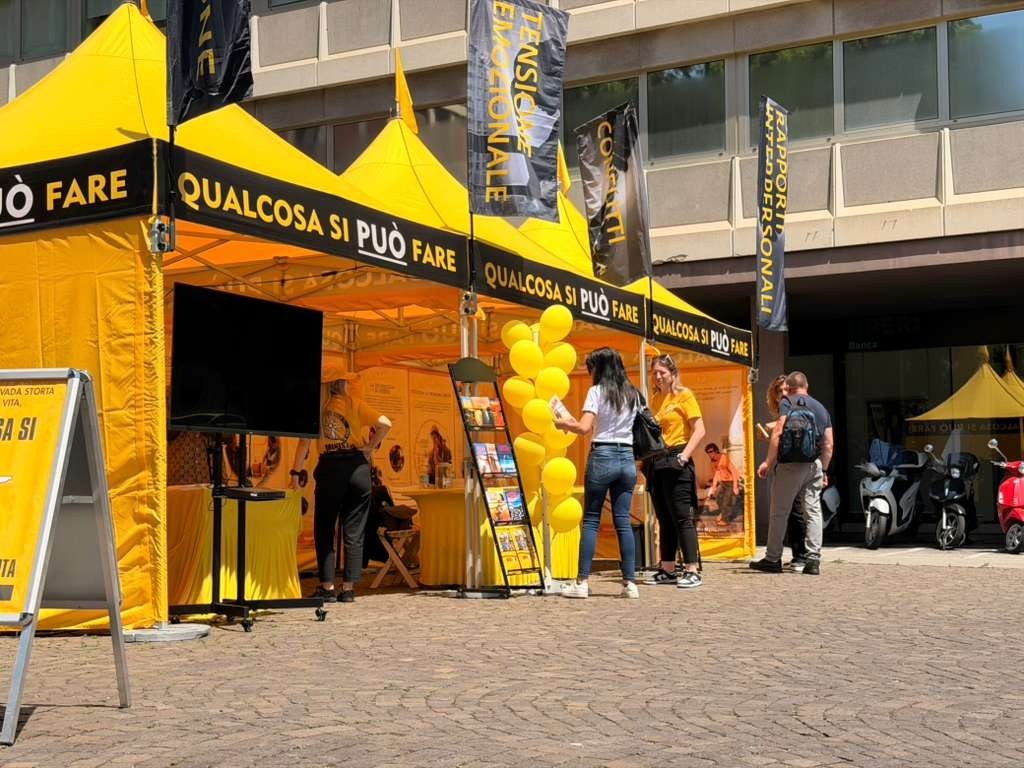Padova, oltre 180 iscrizioni ai corsi gratuiti nella Tenda Gialla di Scientology
