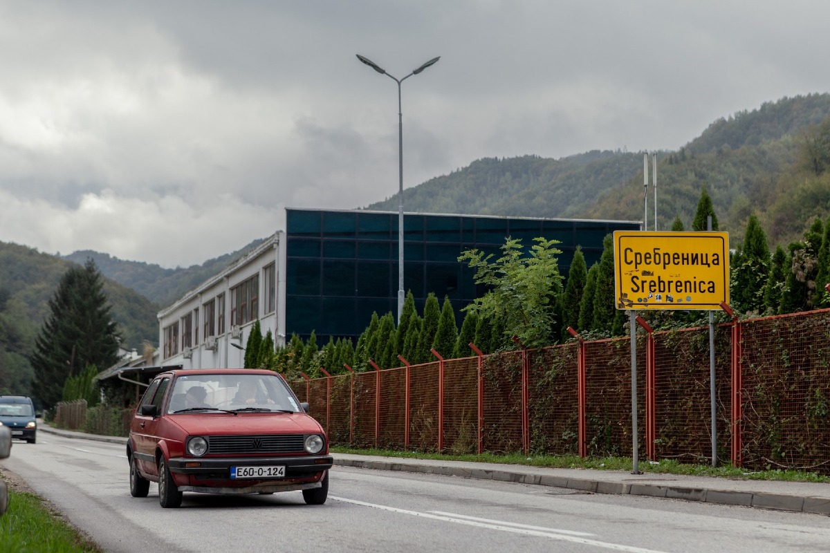 Trieste, al Knulp l’incontro su Srebrenica con gli autori del podcast Enclave