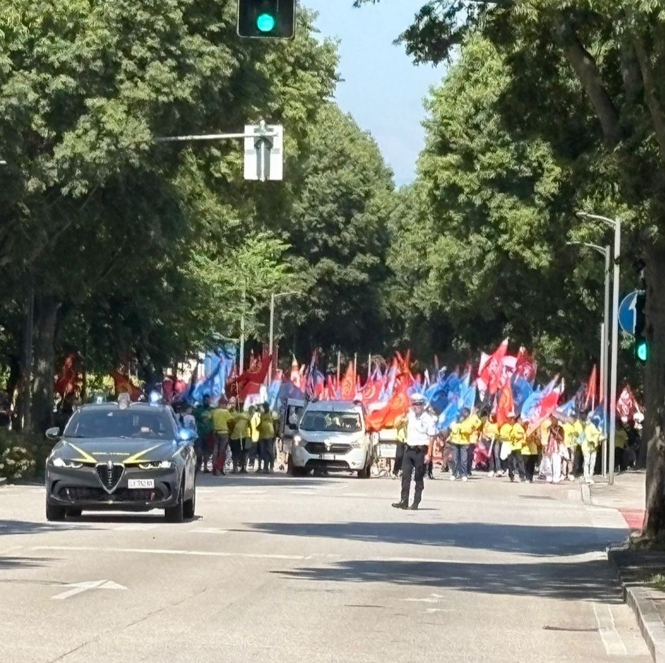 Electrolux, il Pd al corteo di Pordenone: «Il territorio pretende rispetto e lavoro»
