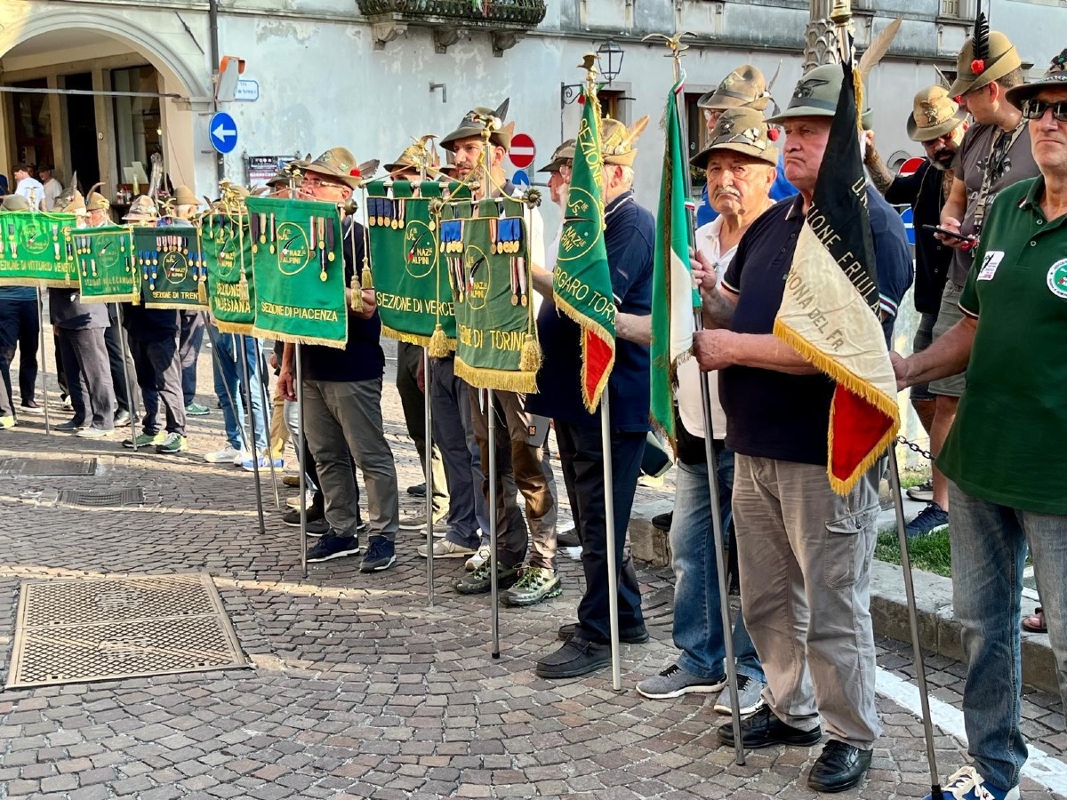 Gemona ospita il Raduno triveneto degli Alpini: tre giorni di festa e memoria