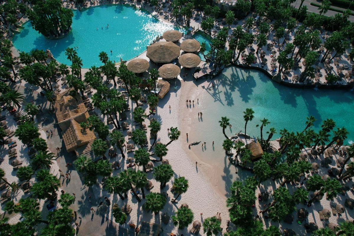 Caribe Bay a Jesolo: nel 2027 apre Agua Azul con vasca stile Mar Morto