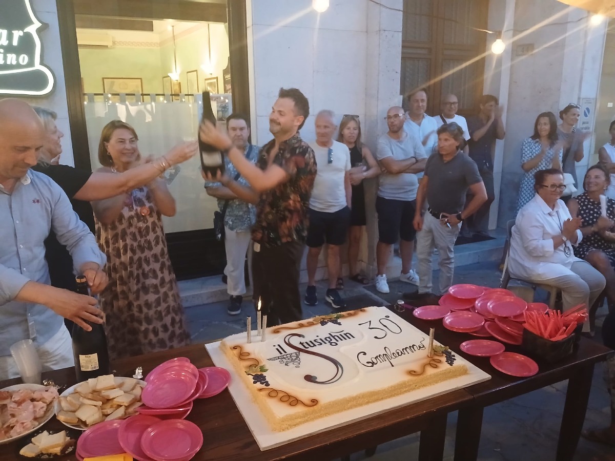30 ANNI BAR IL STUSIGHIN LATISANA 