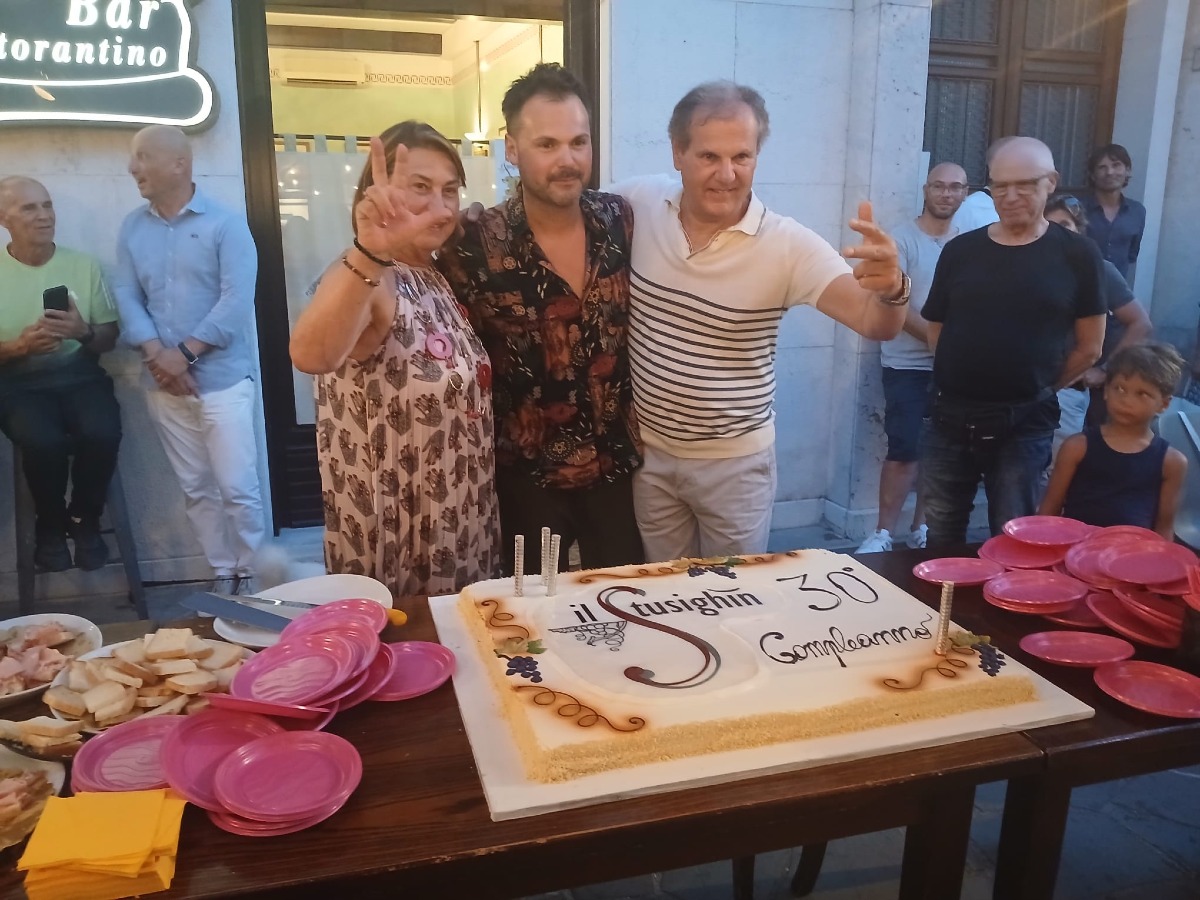 30 ANNI BAR IL STUSIGHIN LATISANA 