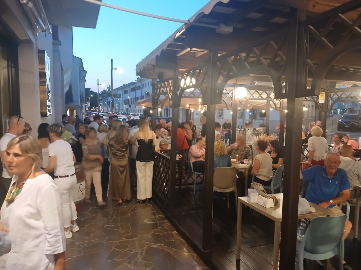 30 ANNI BAR IL STUSIGHIN LATISANA 