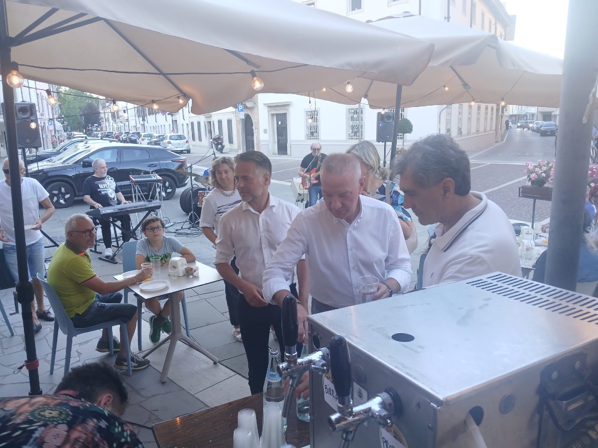 30 ANNI BAR IL STUSIGHIN LATISANA 