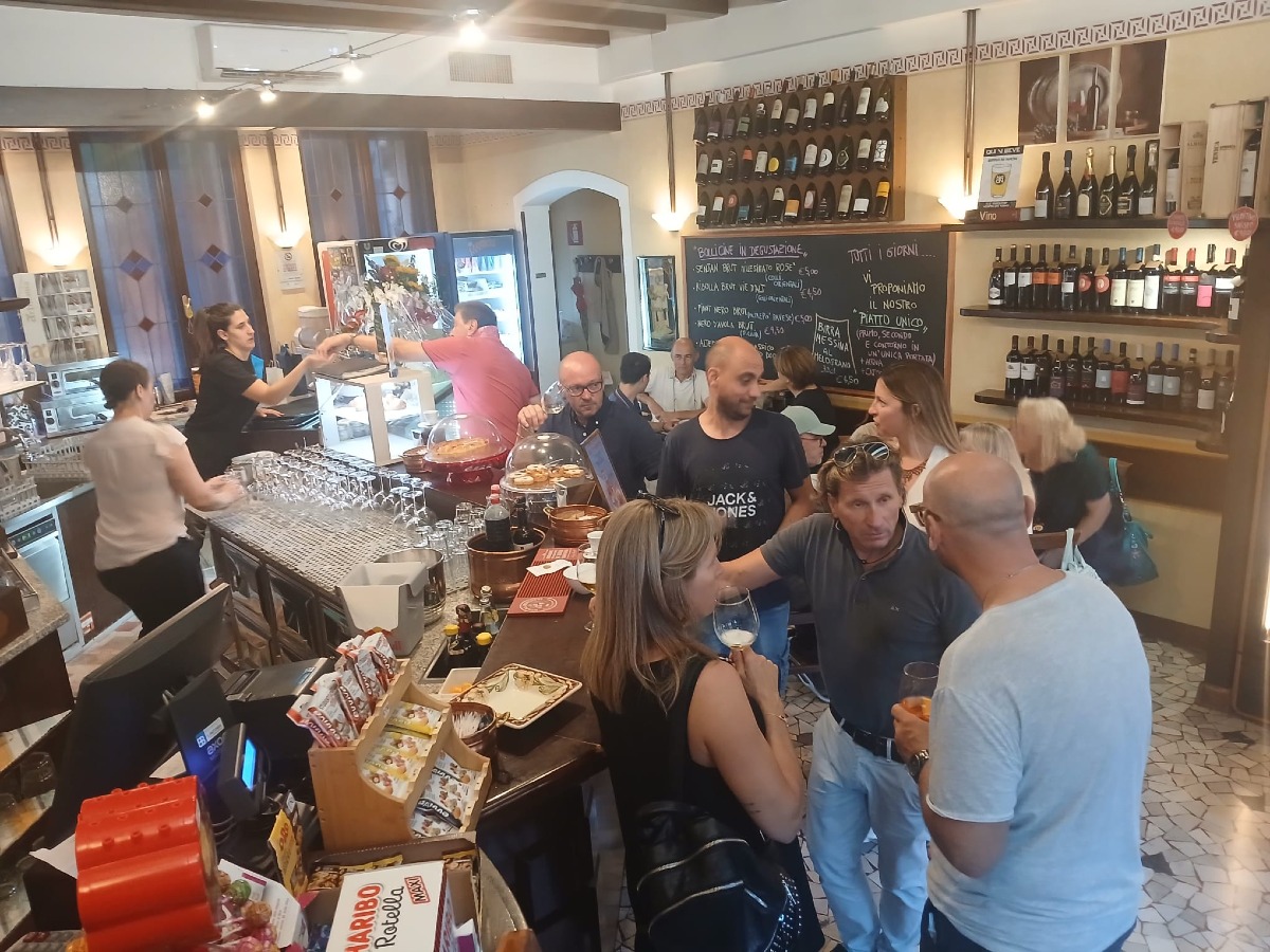 30 ANNI BAR IL STUSIGHIN LATISANA 