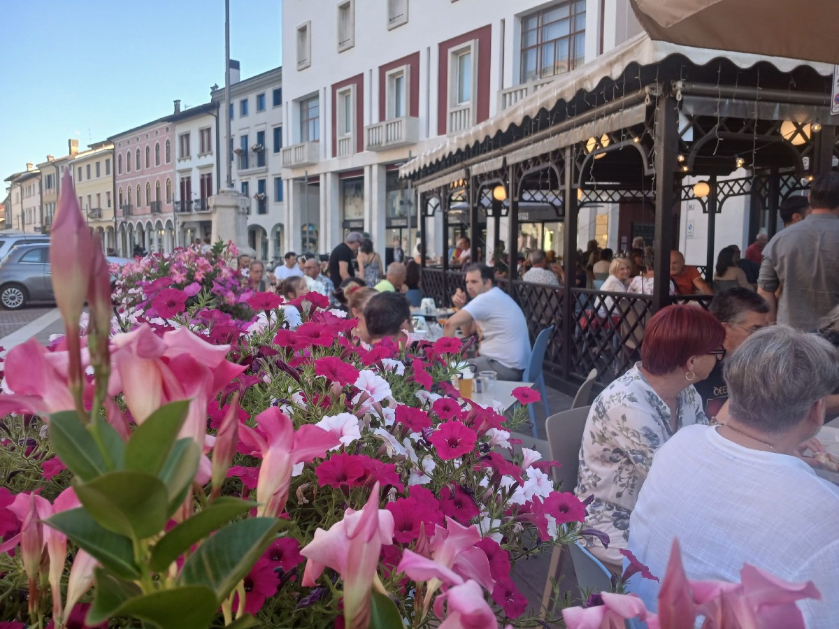 30 ANNI BAR IL STUSIGHIN LATISANA 