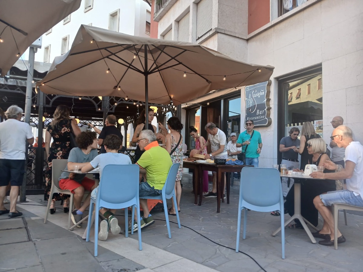30 ANNI BAR IL STUSIGHIN LATISANA 