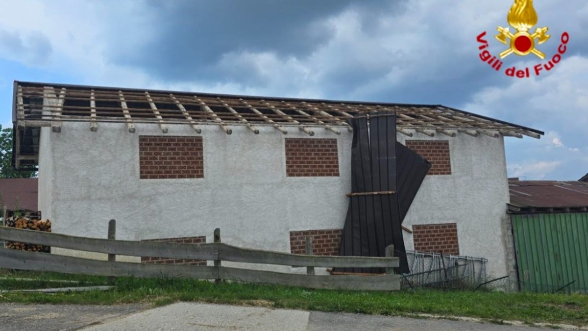 Tromba d’aria sull’Altopiano di Asiago: scoperchiata un’azienda agricola - 