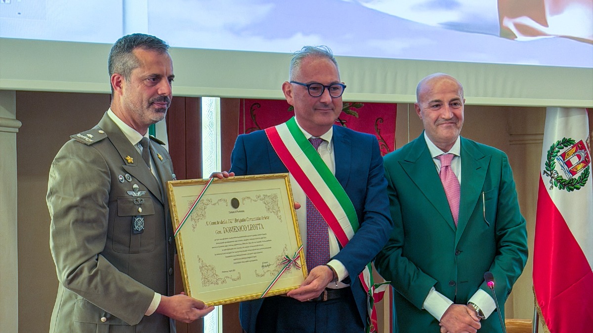 Brigata Ariete, commiato a Pordenone per il generale Leotta: nuovo ruolo da fine luglio - 