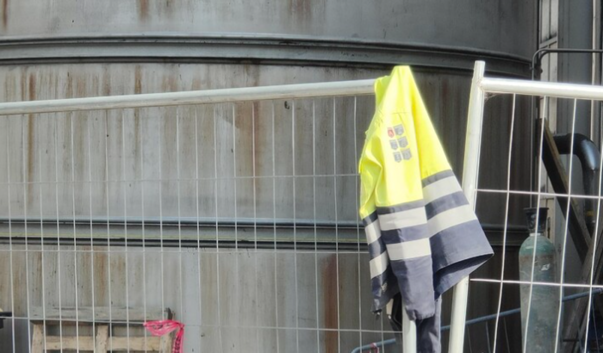 Florian Cani muore a 27 anni, l'operaio era stato colpito da un palo in cantiere - 