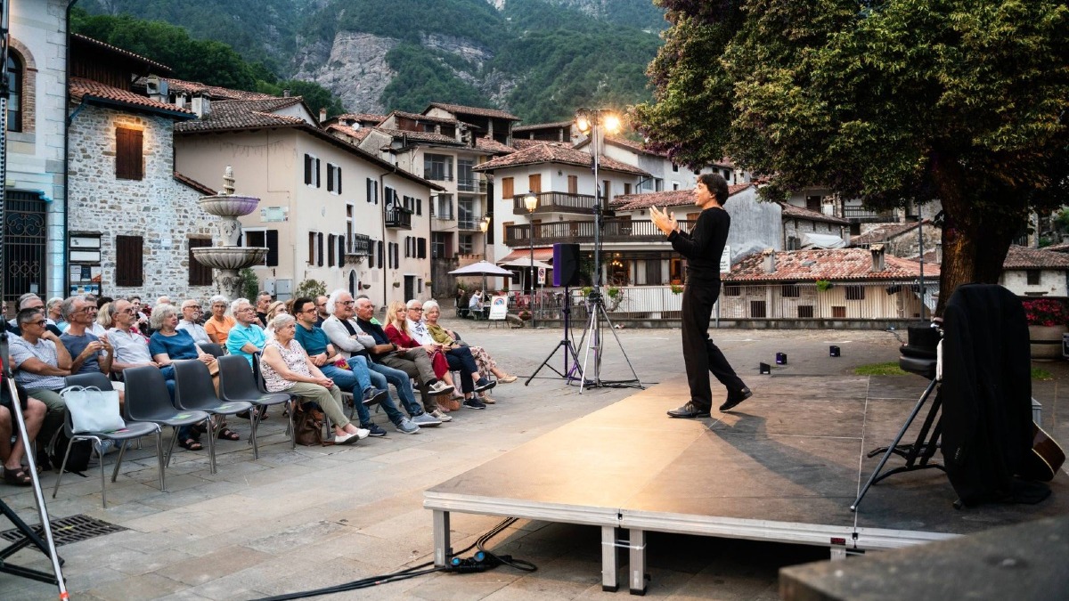 Montagna Teatro Festival, weekend tra Meduno e Pinzano: Cohen sold out e Vivaldi-Piazzolla - 
