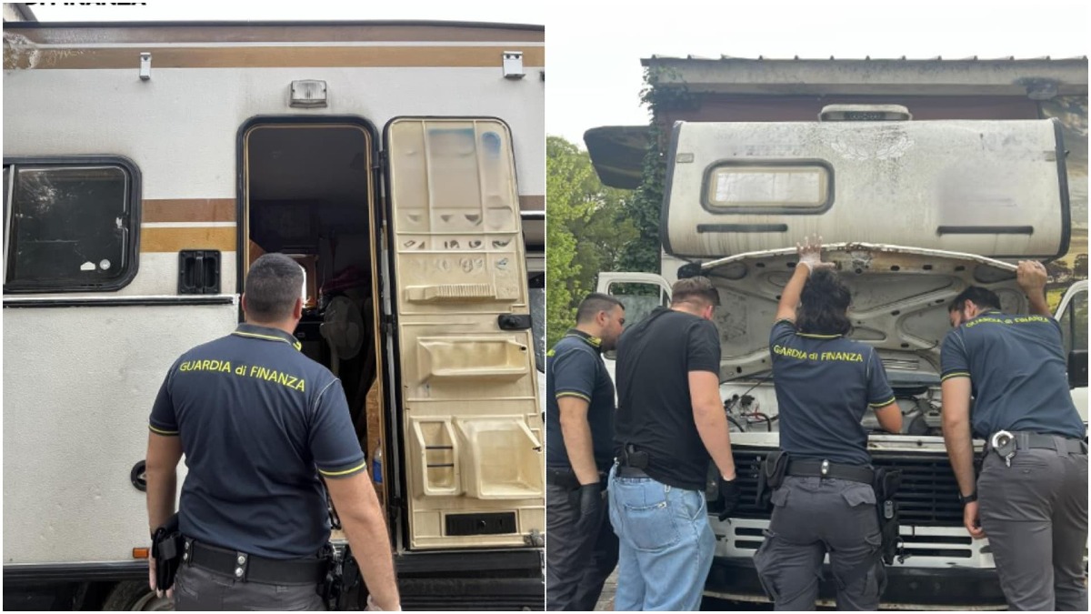 Camper trasformato in centrale dello spaccio vicino al supermercato: scatta il blitz della Finanza - 