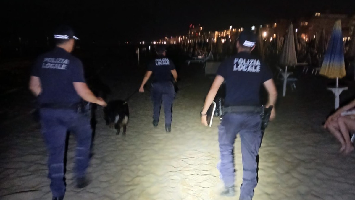 Alcol ai minori e consumo in spiaggia: quattro locali sanzionati a Jesolo - 