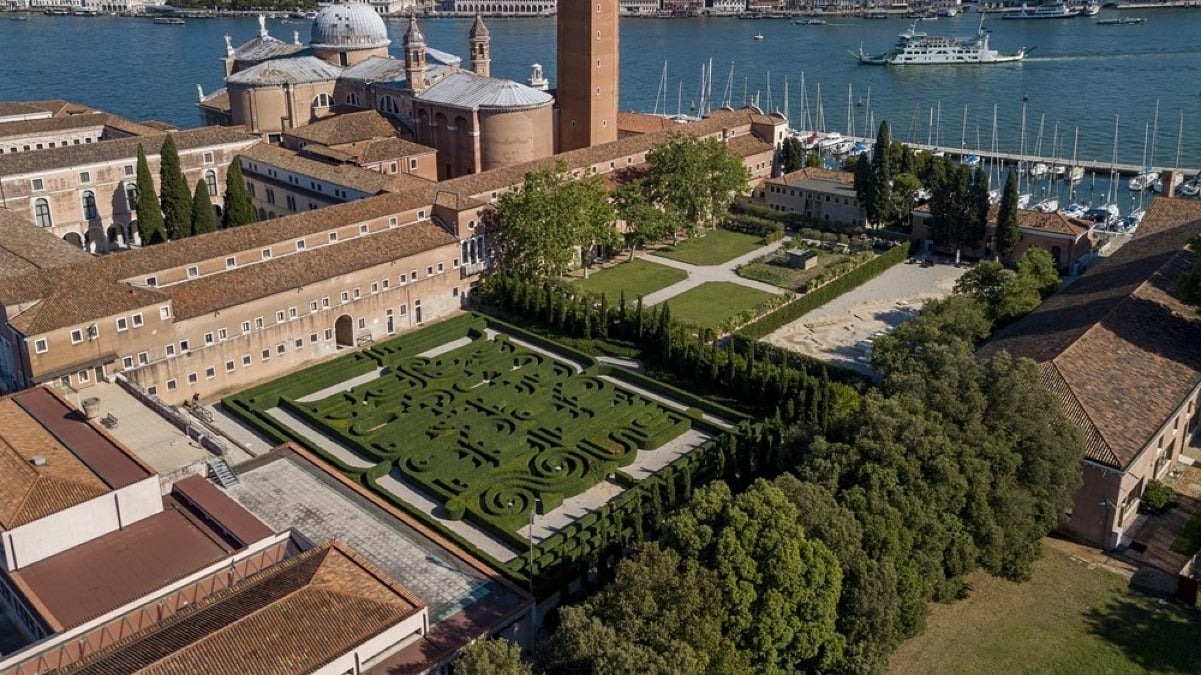 San Giorgio ritrova il Labirinto Borges: dal 10 luglio torna visitabile uno dei luoghi simbolo della Cini - 