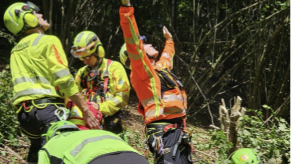 Parapendista cade nei boschi di Rubbio dopo il decollo: recuperato e portato a Vicenza