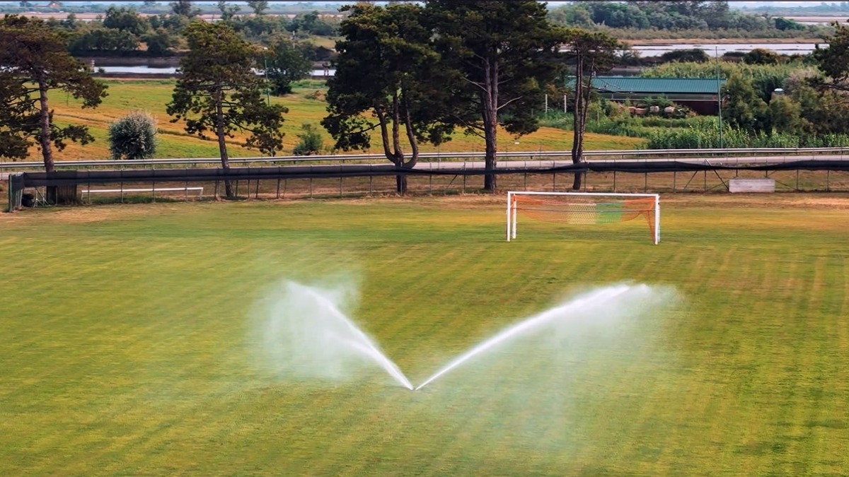 Cavallino-Treporti, irrigazione intelligente nel campo sportivo: 39% di acqua risparmiata - 