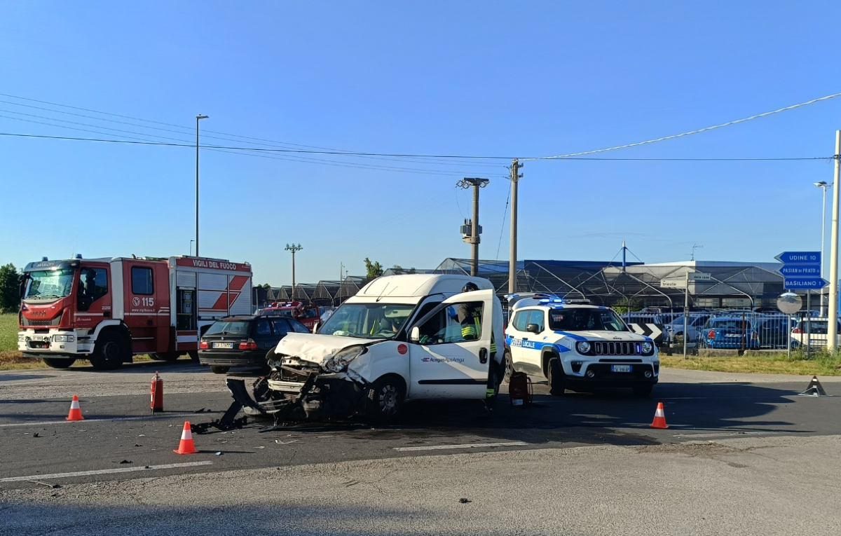 Basiliano, scontro sulla regionale 99: due feriti e viabilità rallentata verso Udine - 