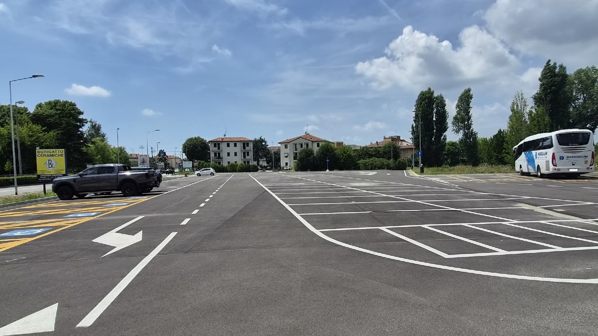 Portogruaro, completato il parcheggio di via Stadio: 84 posti auto vicino a centro e stazione - 