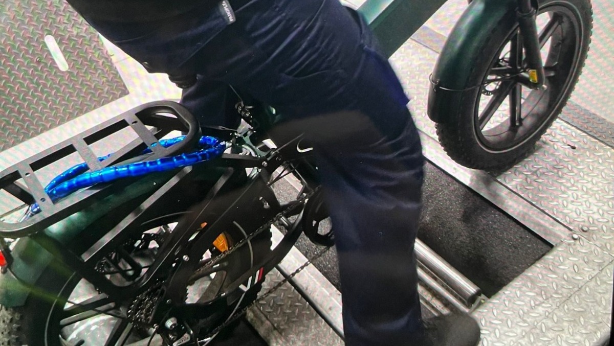 In due su una bici elettrica truccata a Monfalcone: maxi multa da oltre 5mila euro - 