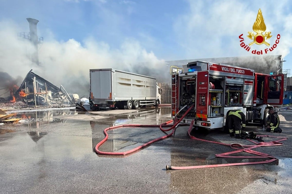 Distillatore con diluente in fiamme: ecco cosa è successo a Marignana di Sesto al Reghena - 