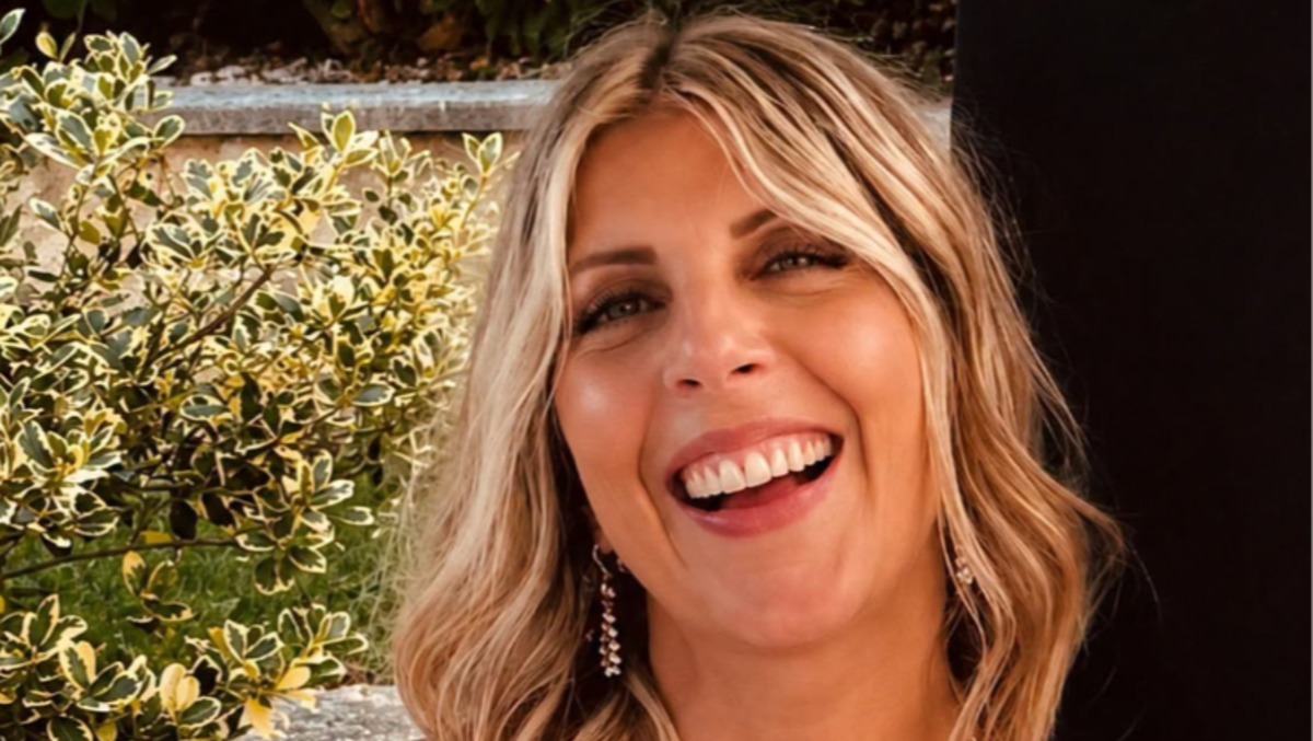 Dal male che aiutava ad affrontare al coraggio della sua ultima battaglia: Monica muore a 45 anni | VIDEO - 