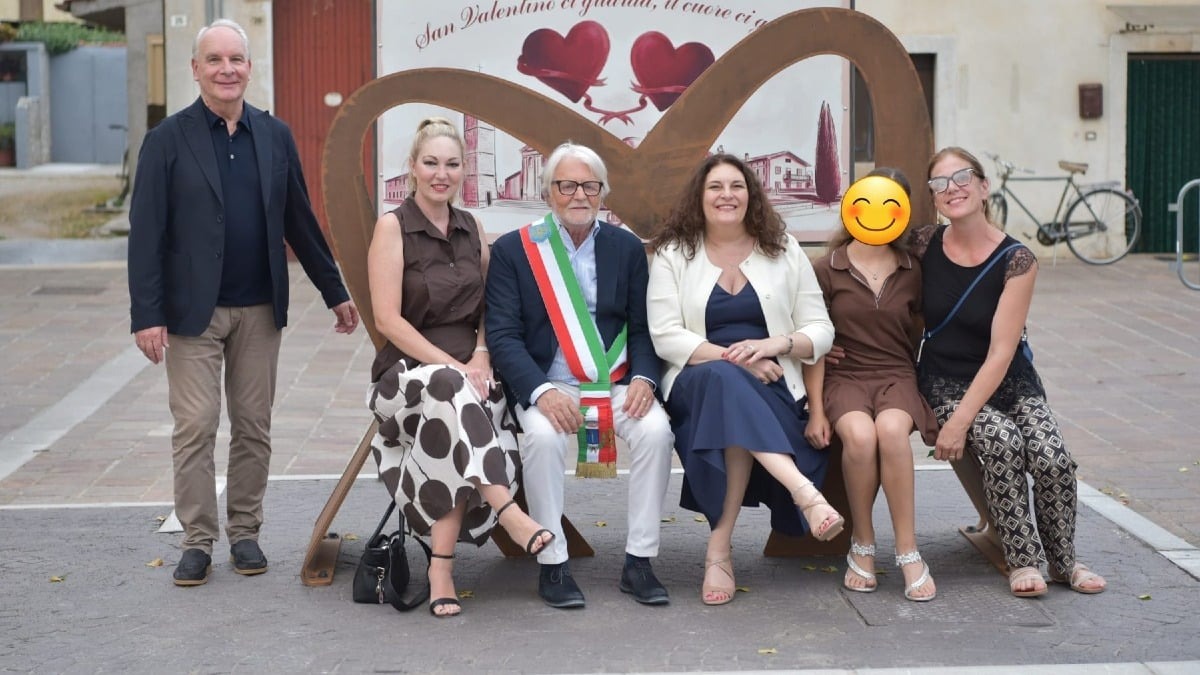 Sclaunicco, una panchina a cuore ridisegna piazza San Valentino - 