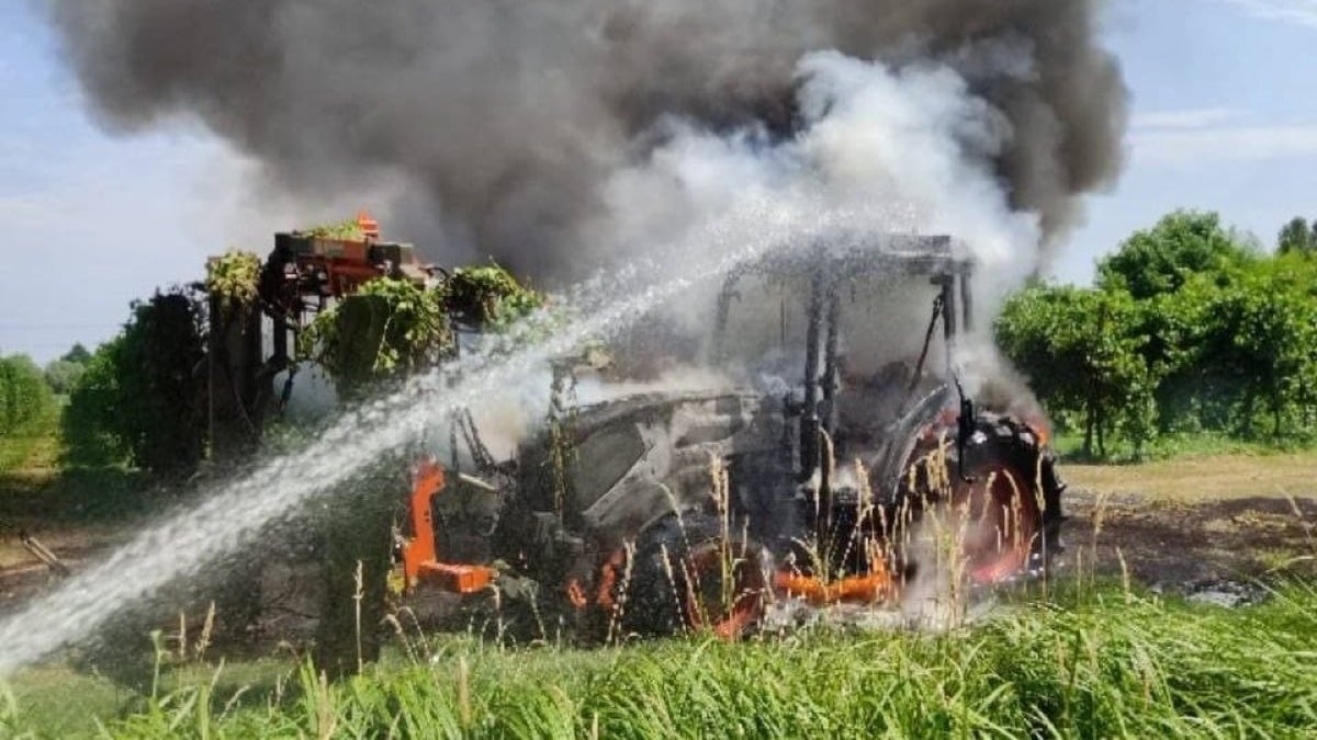 Trattore avvolto dalle fiamme: evitato il rogo della vegetazione - 