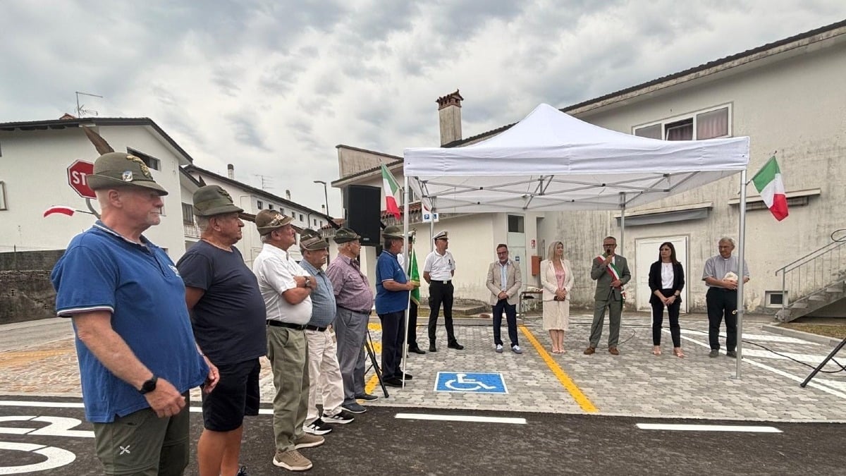 Ragogna ridisegna il centro: aperta la nuova area di sosta in piazza Papa Giovanni XXIII - 