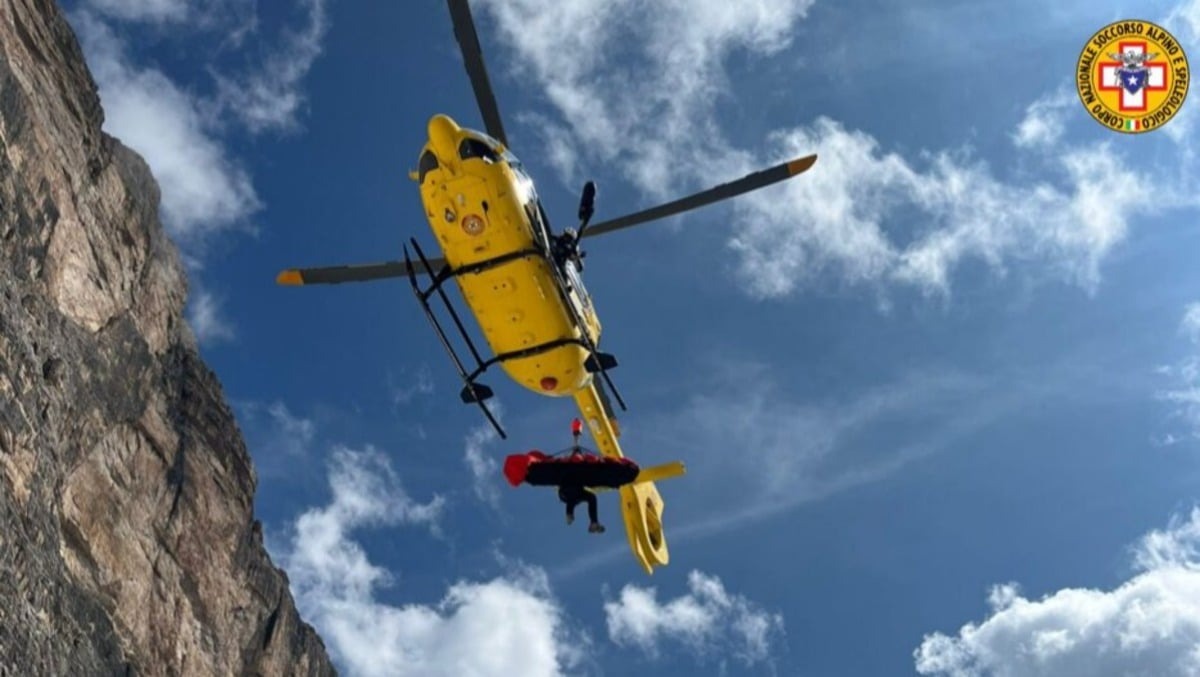 Alpinista veneziana ferita sul Becco di Mezzodì: recupero in parete con l’elicottero - 
