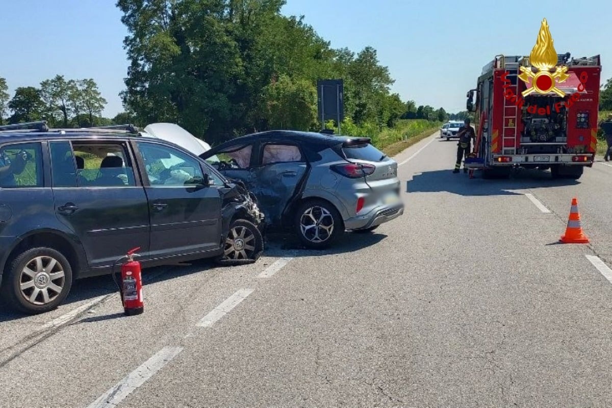 Aviano, sette occupanti affidati ai soccorsi dopo l’impatto tra due vetture - 