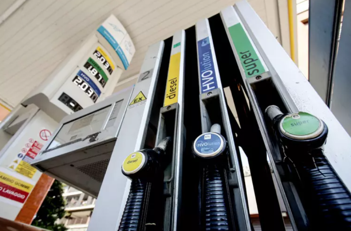 Impennata dei prezzi dei carburanti: «In alcune parti si sfiorano i 2,7 euro al litro» - 